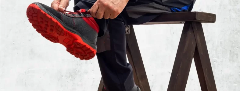 5 ทริคทำความสะอาดรองเท้าเซฟตี้ แก้ปัญหาเหม็นอับ