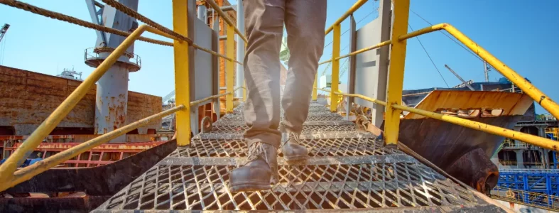 รองเท้าเซฟตี้คืออะไร? ส่องเหตุผลที่ทุกไซต์งานควรมี